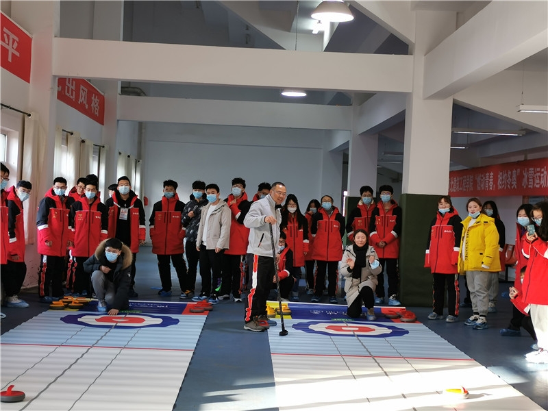 团建活动旱地冰壶_副本.jpg