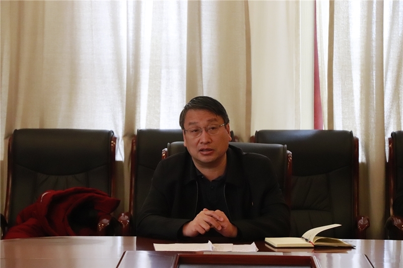 学校召开思想政治工作专题会议2.jpg